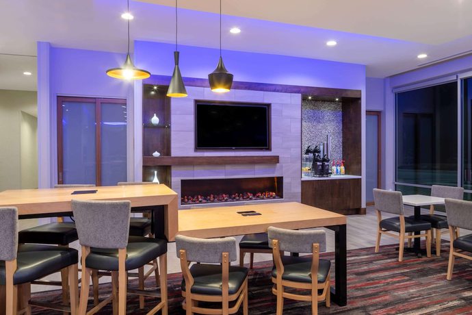Imagen de los interiores del Hotel La Quinta Inn and Suites By Wyndham Greensboro Arpt High Point. Foto 9