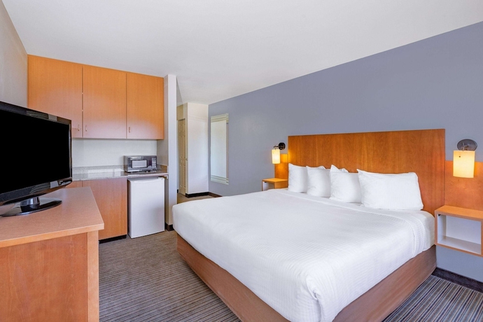 Imagen de la habitación del Hotel La Quinta Inn and Suites By Wyndham Helena. Foto 6