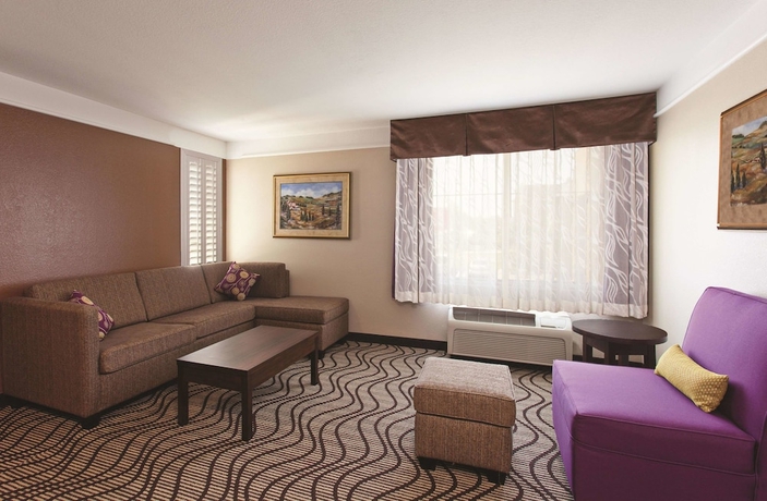 Imagen de la habitación del Hotel La Quinta Inn and Suites By Wyndham Hesperia Victorville. Foto 13