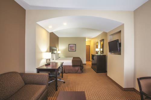 Imagen de la habitación del Hotel La Quinta Inn and Suites By Wyndham Hillsboro. Foto 2