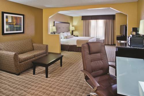 Imagen de la habitación del Hotel La Quinta Inn and Suites By Wyndham Hot Springs. Foto 6