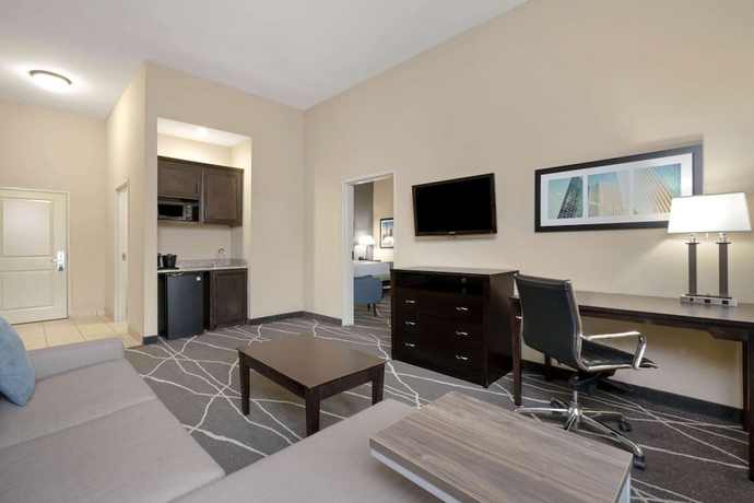 Imagen de la habitación del Hotel La Quinta Inn and Suites By Wyndham Houston Energy Corridor. Foto 5