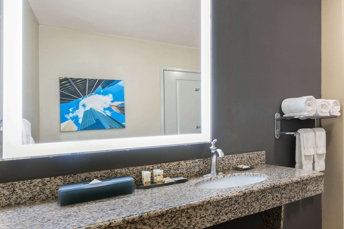 Imagen de la habitación del Hotel La Quinta Inn and Suites By Wyndham Houston Energy Corridor. Foto 7