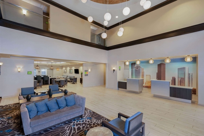 Imagen de los interiores del Hotel La Quinta Inn and Suites By Wyndham Houston Energy Corridor. Foto 16