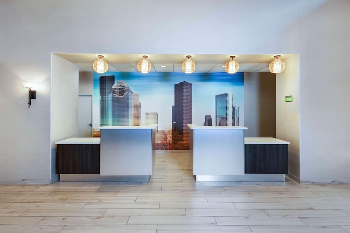 Imagen de los interiores del Hotel La Quinta Inn and Suites By Wyndham Houston Energy Corridor. Foto 18