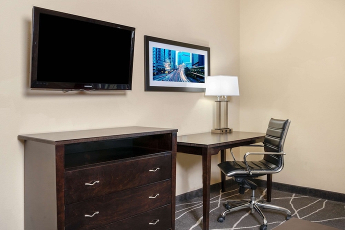 Imagen de la habitación del Hotel La Quinta Inn and Suites By Wyndham Houston Energy Corridor. Foto 14