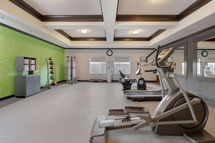 Imagen de los interiores del Hotel La Quinta Inn and Suites By Wyndham Houston Energy Corridor. Foto 19