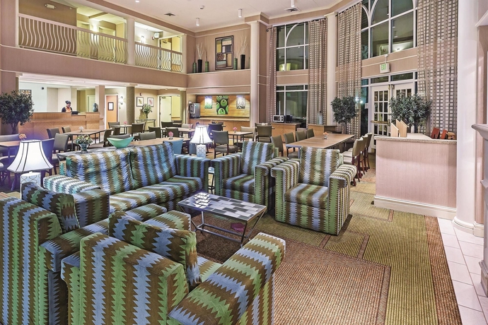 Imagen de los interiores del Hotel La Quinta Inn and Suites By Wyndham Houston Galleria Area. Foto 17