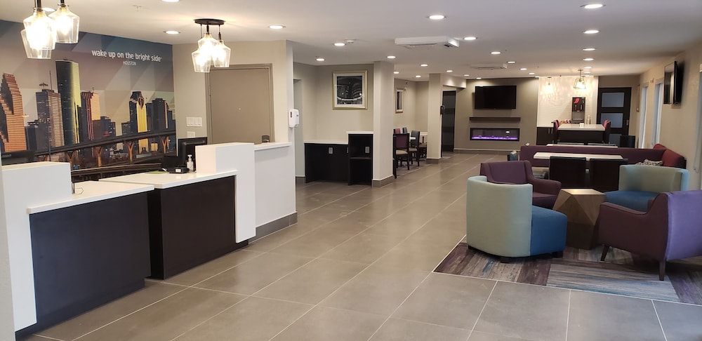 Imagen de los interiores del Hotel La Quinta Inn and Suites By Wyndham Houston Nw Brookhollow. Foto 17