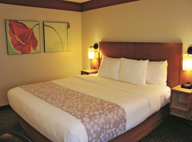 Imagen de la habitación del Hotel La Quinta Inn and Suites By Wyndham Houston Southwest. Foto 5