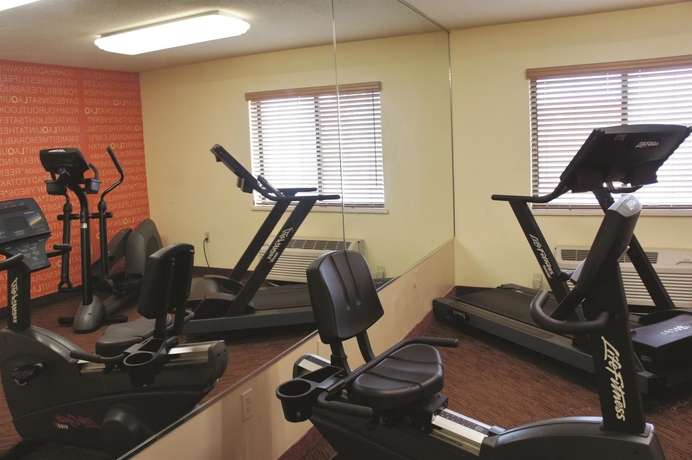 Imagen de los interiores del Hotel La Quinta Inn and Suites By Wyndham Houston Southwest. Foto 13