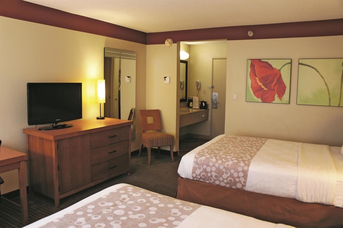 Imagen de la habitación del Hotel La Quinta Inn and Suites By Wyndham Houston Southwest. Foto 12