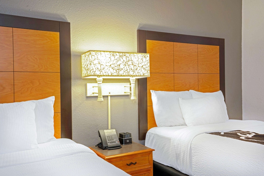 Imagen de la habitación del Hotel La Quinta Inn and Suites By Wyndham Houston West Park 10. Foto 4