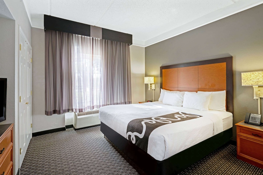 Imagen de la habitación del Hotel La Quinta Inn and Suites By Wyndham Houston West Park 10. Foto 13