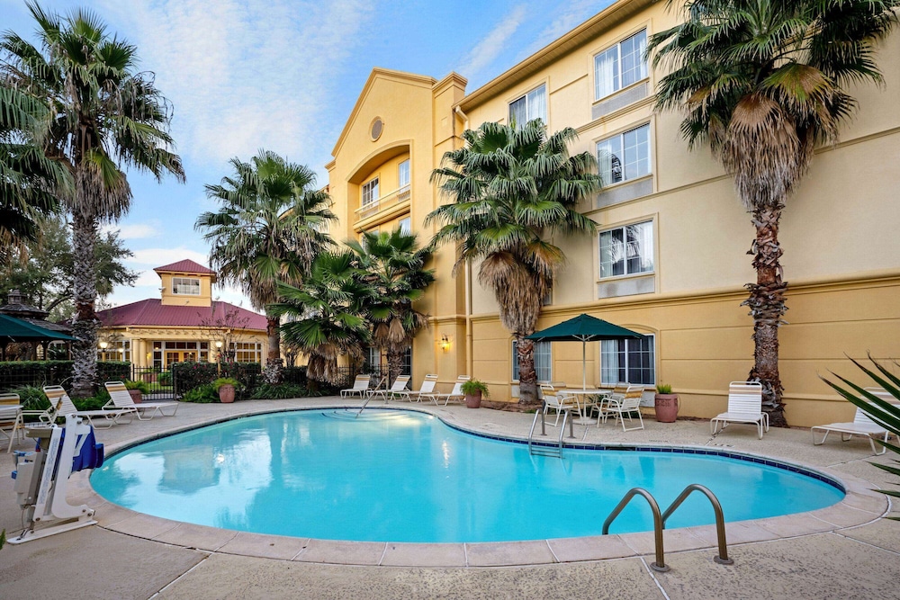 Imagen de la piscina del Hotel La Quinta Inn and Suites By Wyndham Houston West Park 10. Foto 20