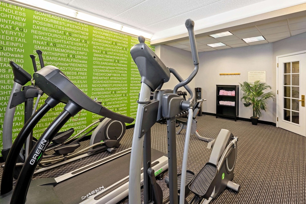 Imagen de los interiores del Hotel La Quinta Inn and Suites By Wyndham Houston West Park 10. Foto 18