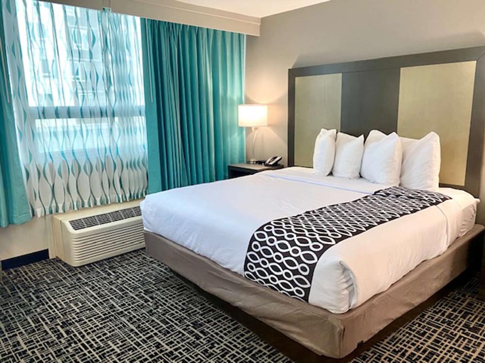 Imagen de la habitación del Hotel La Quinta Inn and Suites By Wyndham Indianapolis Downtown. Foto 6