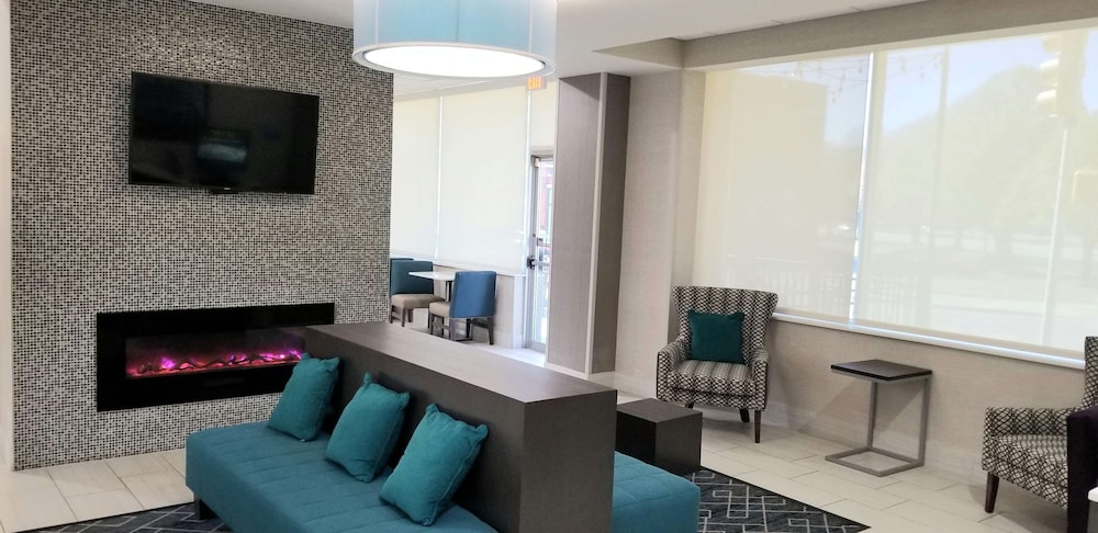 Imagen de los interiores del Hotel La Quinta Inn and Suites By Wyndham Indianapolis Downtown. Foto 19