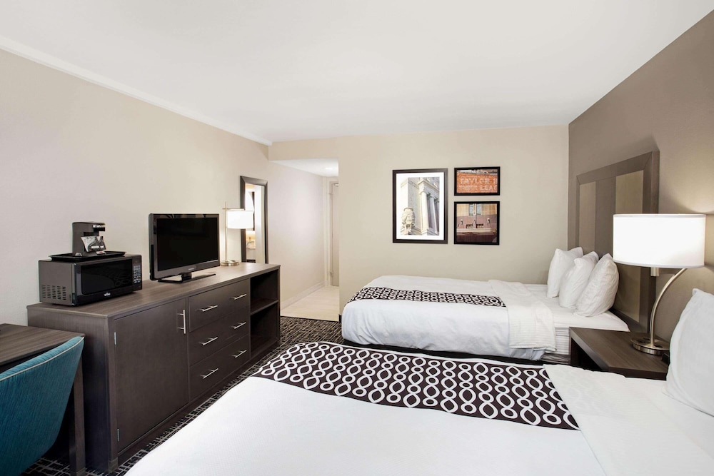 Imagen de la habitación del Hotel La Quinta Inn and Suites By Wyndham Indianapolis Downtown. Foto 16