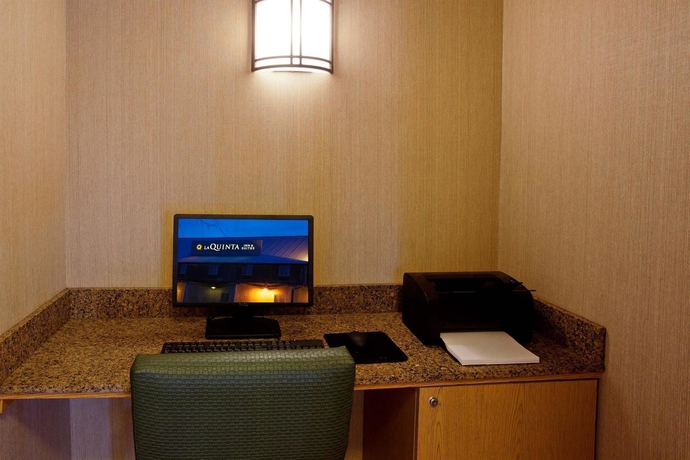 Imagen general del Hotel La Quinta Inn and Suites By Wyndham Irvine Spectrum. Foto 4