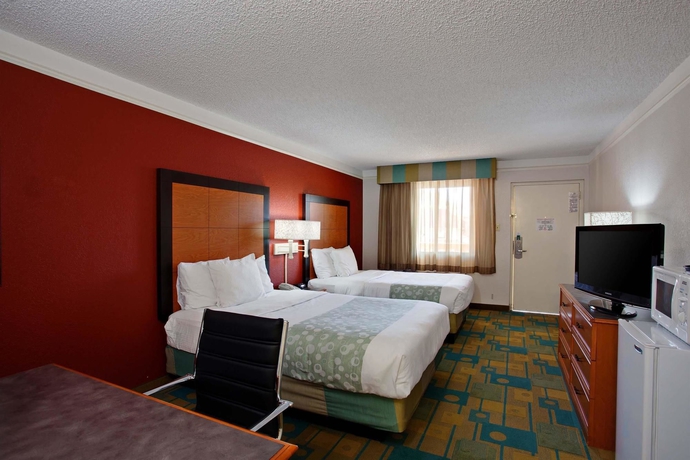 Imagen de la habitación del Hotel La Quinta Inn and Suites By Wyndham Irvine Spectrum. Foto 10