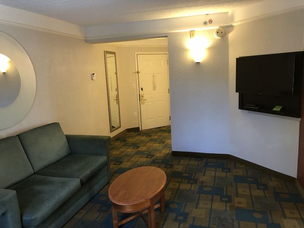 Imagen de la habitación del Hotel La Quinta Inn and Suites By Wyndham Jacksonville Butler Blvd. Foto 2