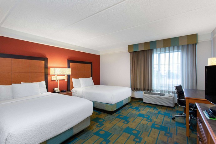 Imagen de la habitación del Hotel La Quinta Inn and Suites By Wyndham Jacksonville Butler Blvd. Foto 6