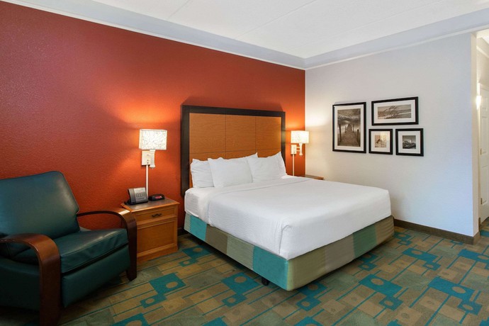 Imagen de la habitación del Hotel La Quinta Inn and Suites By Wyndham Jacksonville Butler Blvd. Foto 13