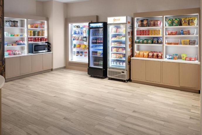 Imagen de los interiores del Hotel La Quinta Inn and Suites By Wyndham Jamaica Nyc/Jfk Airtrain. Foto 15
