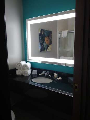 Imagen de la habitación del Hotel La Quinta Inn and Suites By Wyndham Jamestown. Foto 8