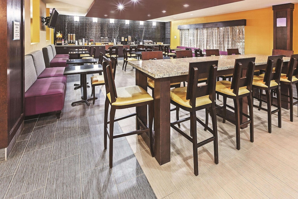 Imagen de los interiores del Hotel La Quinta Inn and Suites By Wyndham Jourdanton - Pleasanton. Foto 12