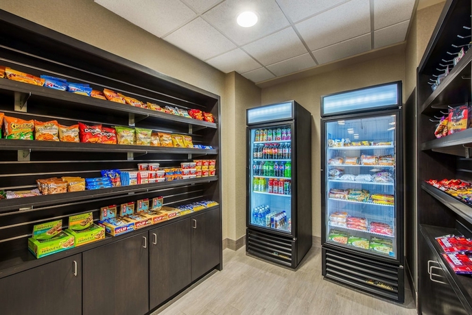 Imagen de los interiores del Hotel La Quinta Inn and Suites By Wyndham Kearney. Foto 17