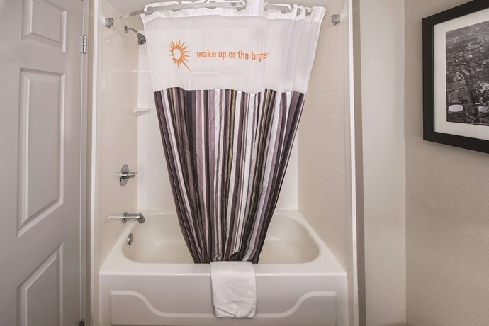 Imagen de la habitación del Hotel La Quinta Inn and Suites By Wyndham Kennesaw. Foto 4