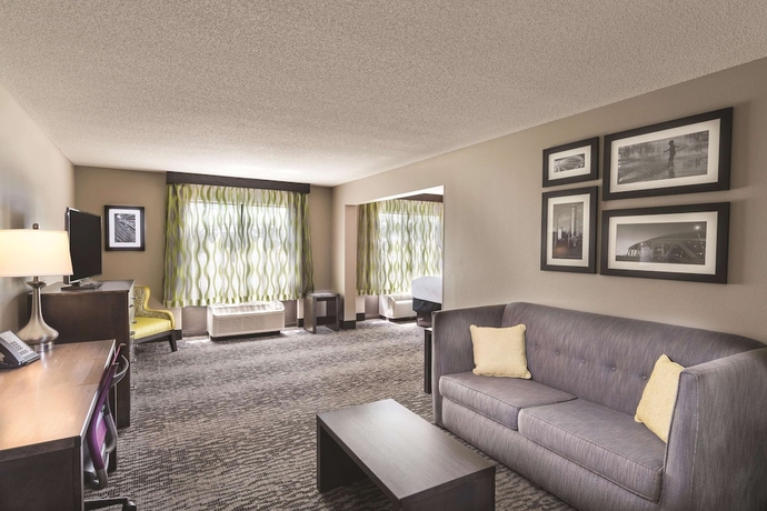 Imagen de la habitación del Hotel La Quinta Inn and Suites By Wyndham Kennesaw. Foto 5