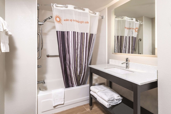 Imagen de la habitación del Hotel La Quinta Inn and Suites By Wyndham Kennesaw. Foto 6