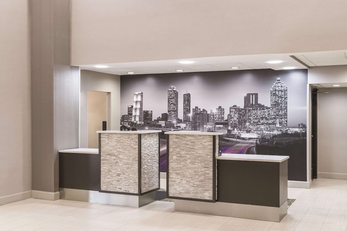 Imagen de los interiores del Hotel La Quinta Inn and Suites By Wyndham Kennesaw. Foto 18