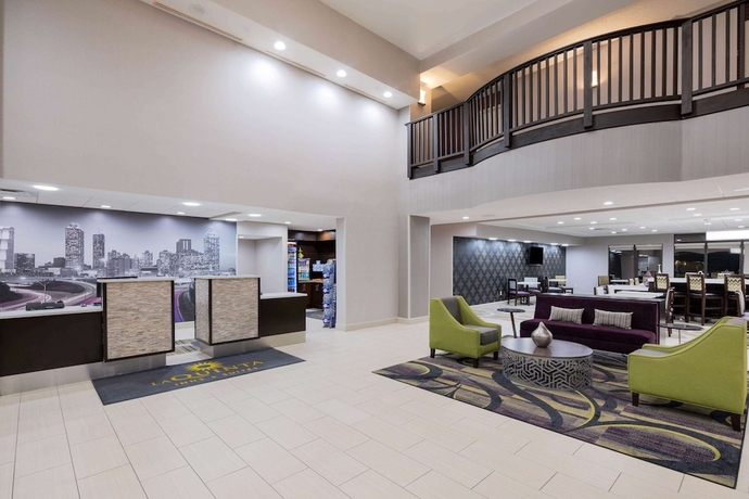Imagen de los interiores del Hotel La Quinta Inn and Suites By Wyndham Kennesaw. Foto 19