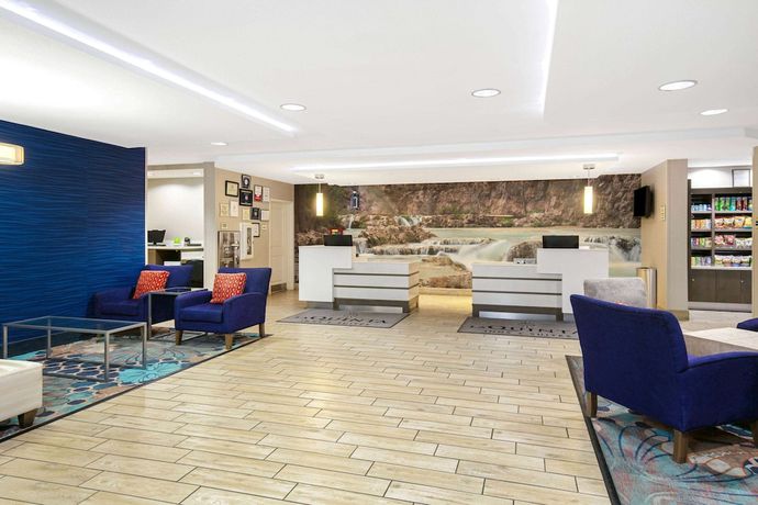 Imagen de los interiores del Hotel La Quinta Inn and Suites By Wyndham Kingman. Foto 12