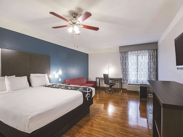 Imagen de la habitación del Hotel La Quinta Inn and Suites By Wyndham Kingwood Houston Iah Airpt. Foto 10