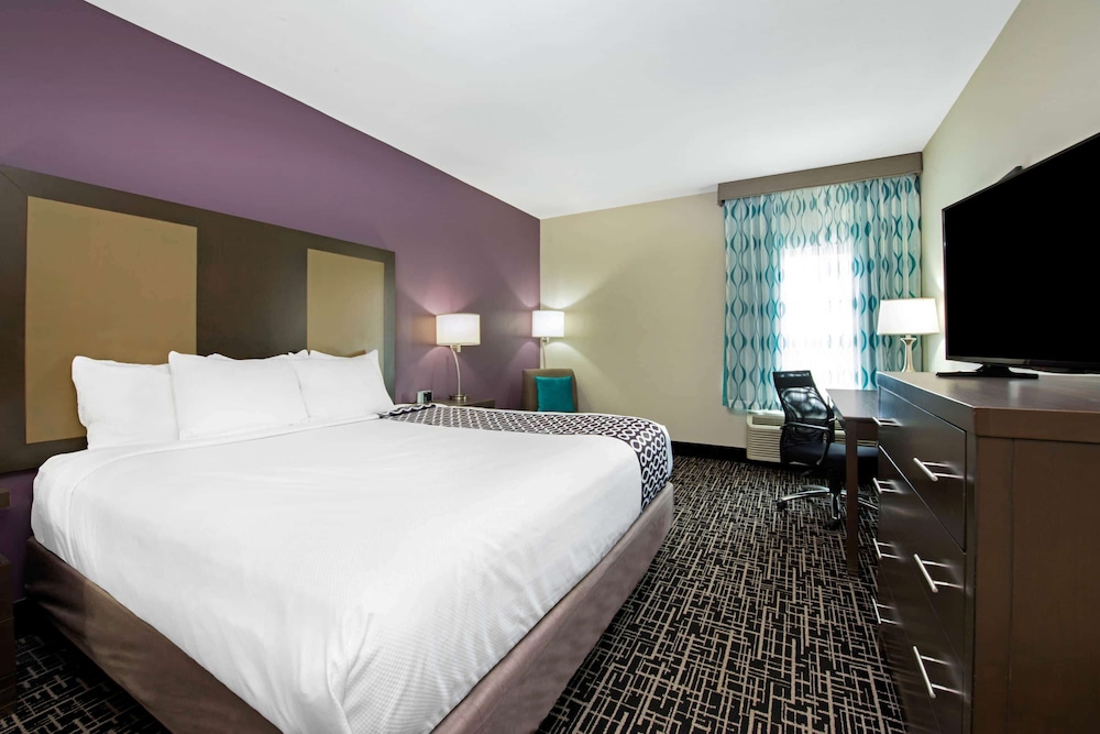 Imagen de la habitación del Hotel La Quinta Inn and Suites By Wyndham Lake Charles - Westlake. Foto 2
