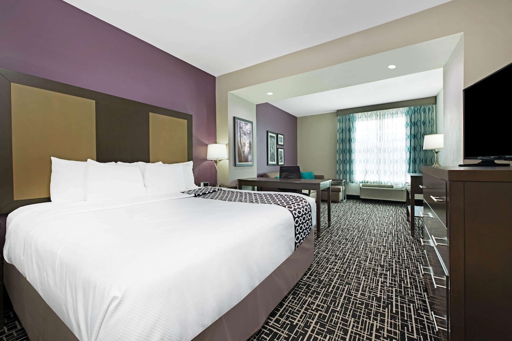 Imagen de la habitación del Hotel La Quinta Inn and Suites By Wyndham Lake Charles - Westlake. Foto 7