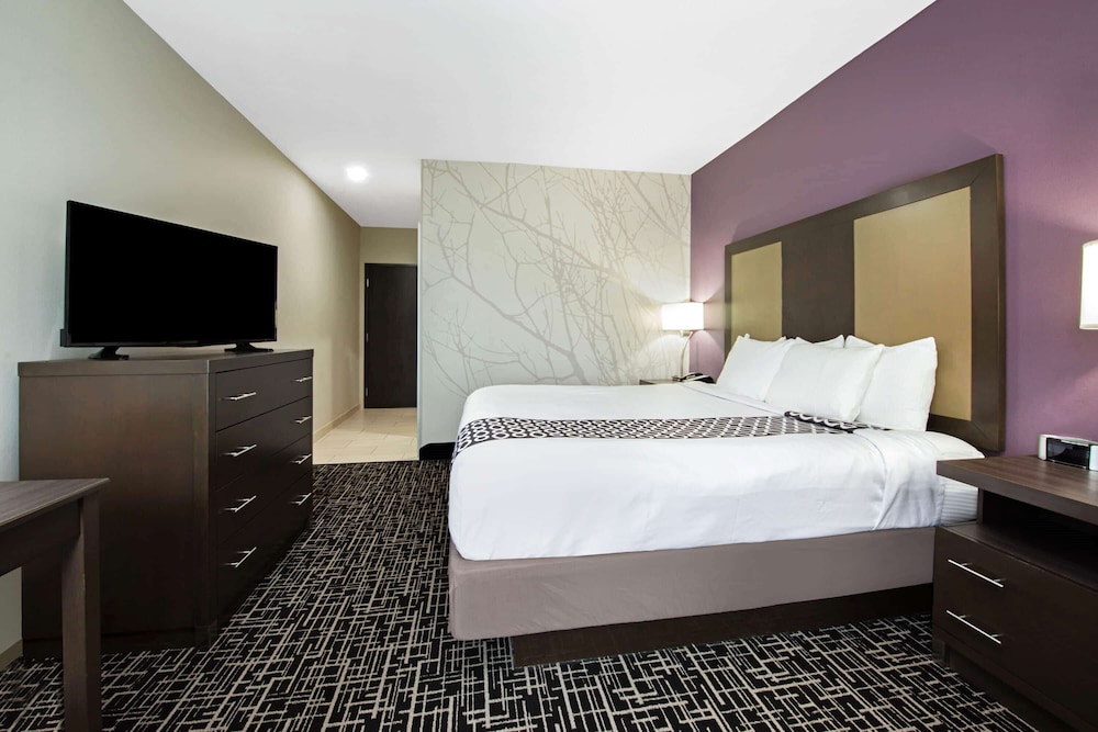 Imagen de la habitación del Hotel La Quinta Inn and Suites By Wyndham Lake Charles - Westlake. Foto 10