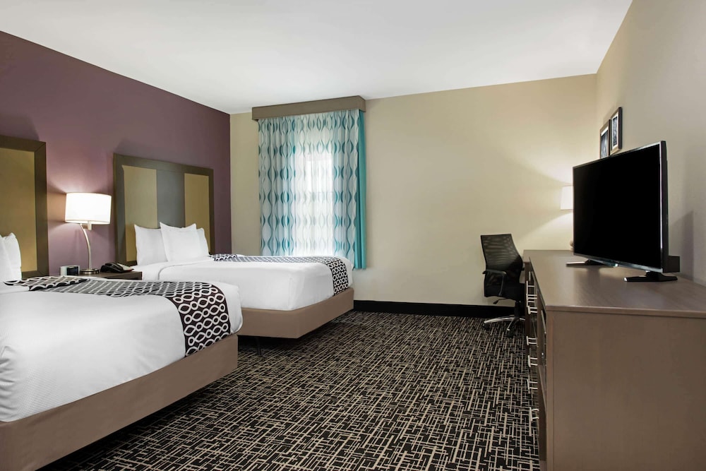 Imagen de la habitación del Hotel La Quinta Inn and Suites By Wyndham Lake Charles - Westlake. Foto 11