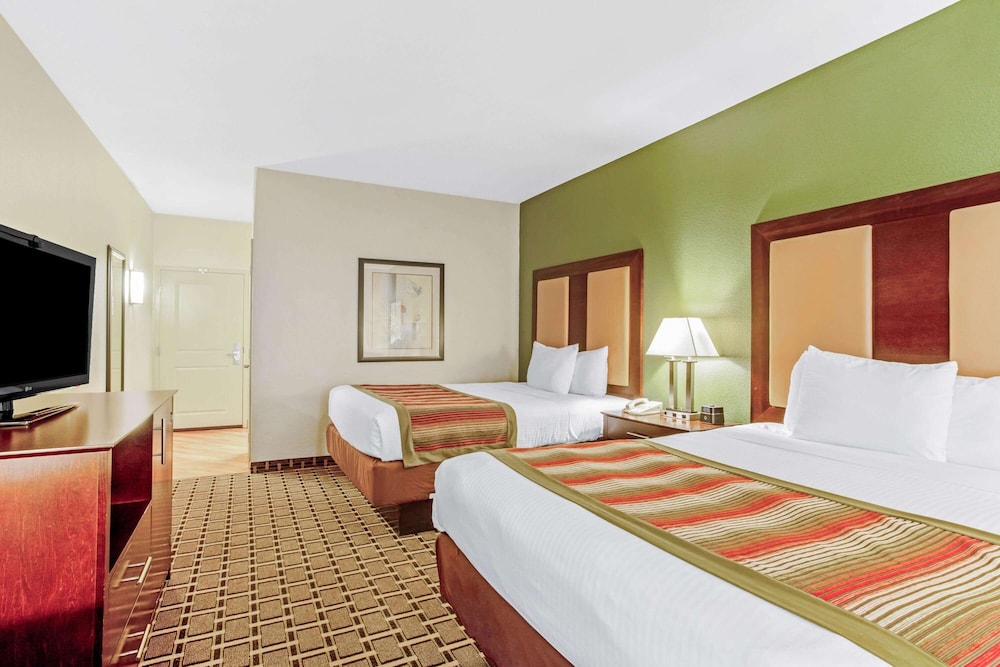 Imagen de la habitación del Hotel La Quinta Inn and Suites By Wyndham Lancaster. Foto 3