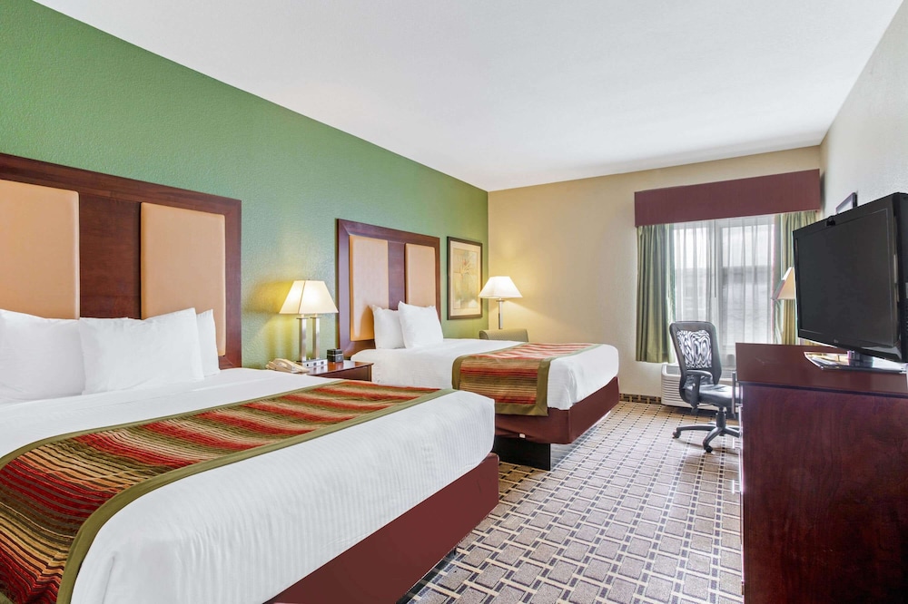 Imagen de la habitación del Hotel La Quinta Inn and Suites By Wyndham Lancaster. Foto 4