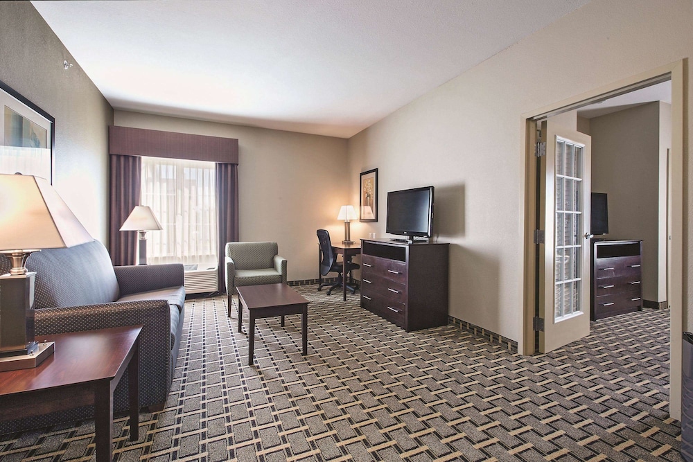 Imagen de la habitación del Hotel La Quinta Inn and Suites By Wyndham Lancaster. Foto 5