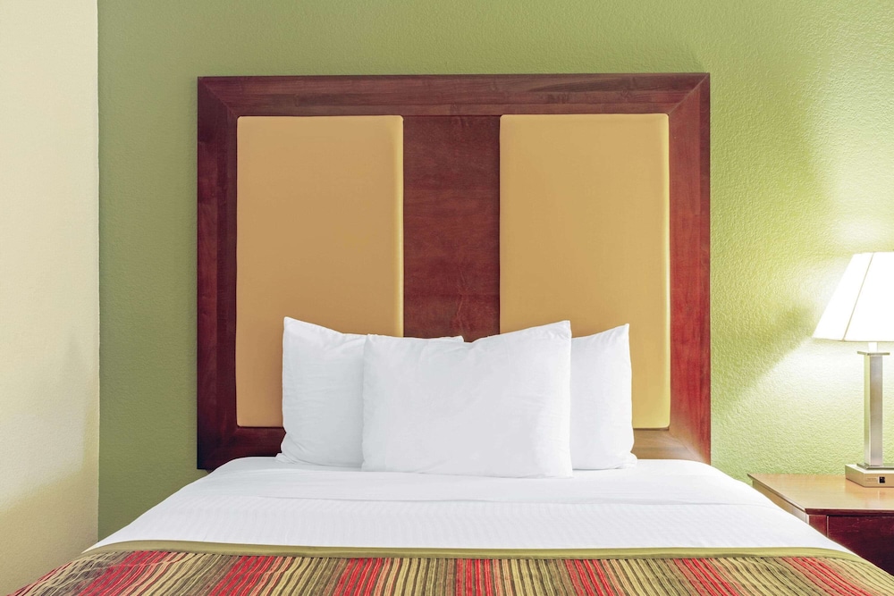 Imagen de la habitación del Hotel La Quinta Inn and Suites By Wyndham Lancaster. Foto 6