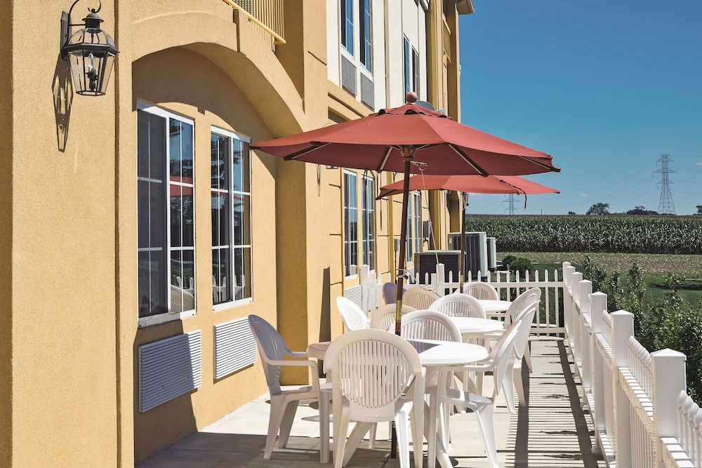 Imagen general del Hotel La Quinta Inn and Suites By Wyndham Lancaster. Foto 1