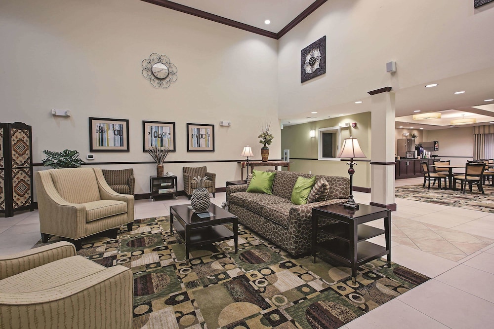 Imagen de los interiores del Hotel La Quinta Inn and Suites By Wyndham Lancaster. Foto 15