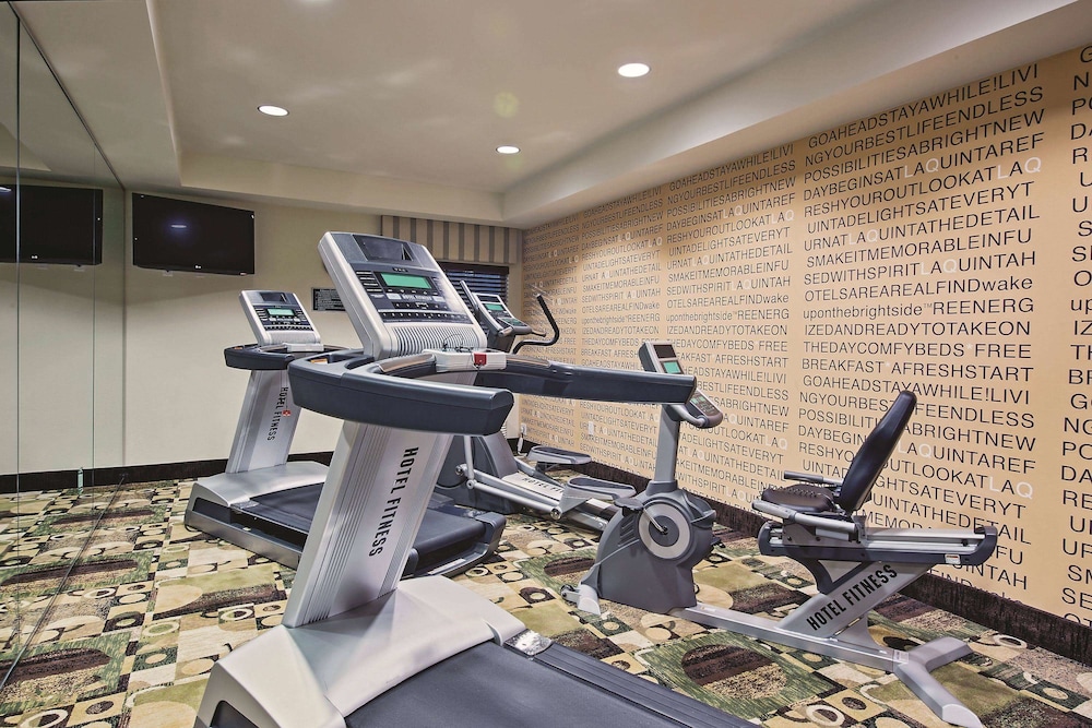 Imagen de los interiores del Hotel La Quinta Inn and Suites By Wyndham Lancaster. Foto 17